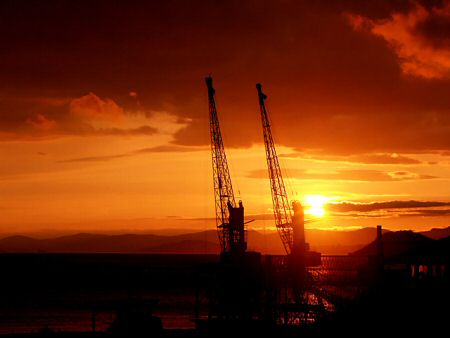 Industrial sunset /foto: Mirko Beovic, www.mirkobeovic.com